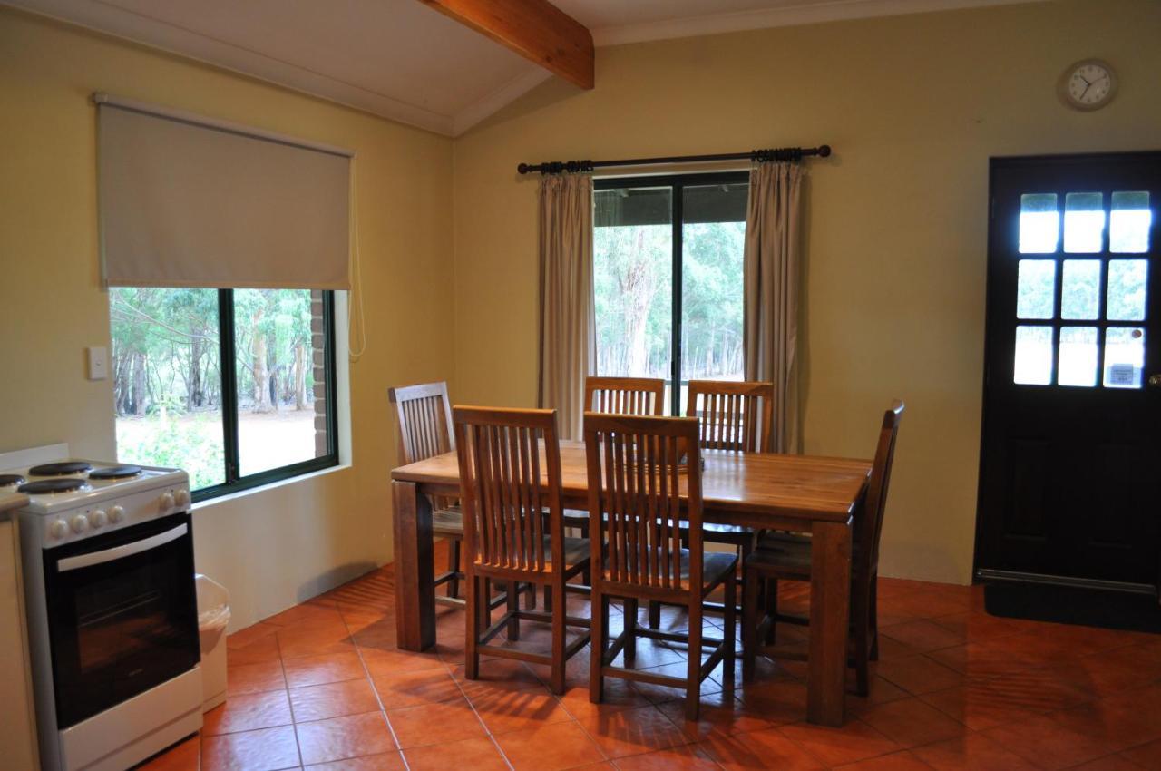 Karri Valley Chalets Pemberton Εξωτερικό φωτογραφία
